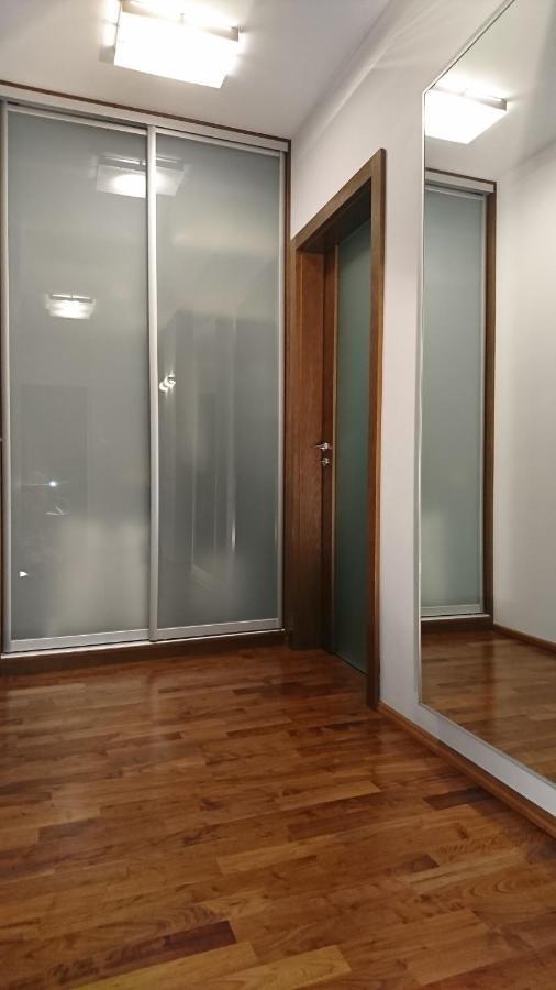 Quiet And Spacious With Garage Option Krakow